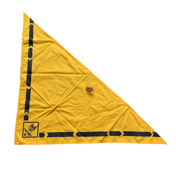 Vintage Cub Scouts Yellow Neckerchief With Scarf Slide Gold & Red BSA Boy Scouts - Picture 1 of 11